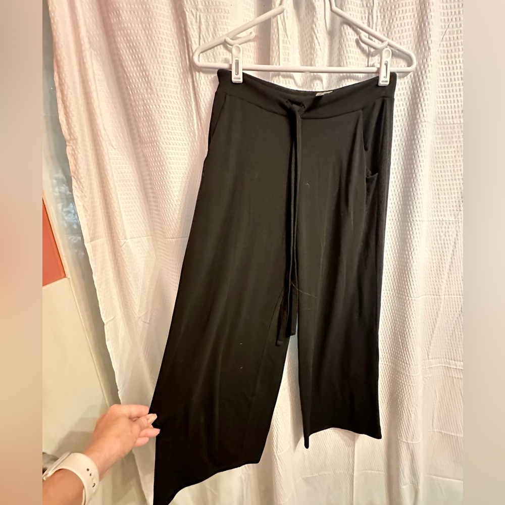 Black cotton, Capri drawstring waist pants size small